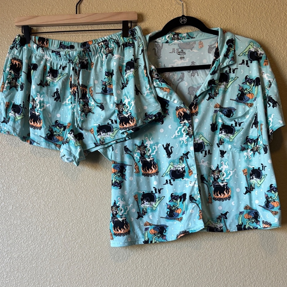 Charming Witch Print Pajama Set in Light Blue